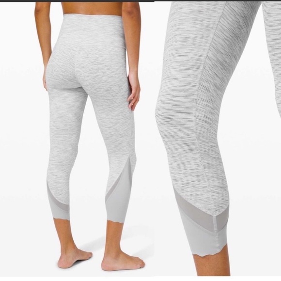 EUC Lululemon Wunder Under Crop High-Rise *Full-On Luxtreme - Picture 2 of 3